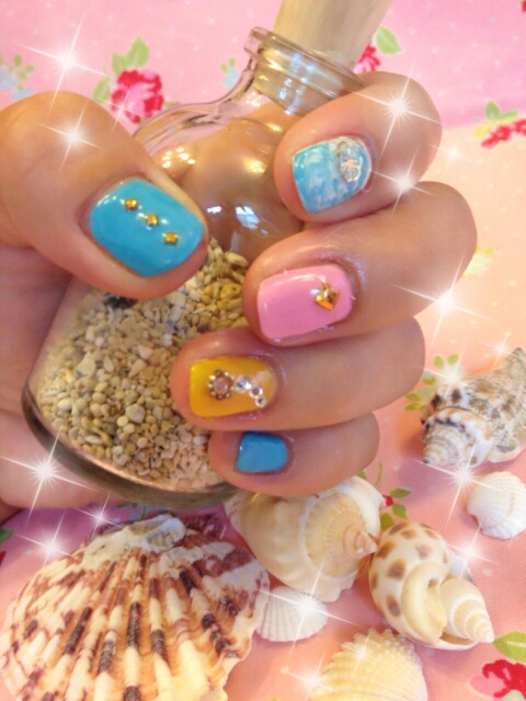 カラフル夏ネイル画像