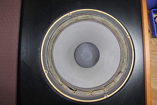 えだひこ TANNOY ARDENエッジ新品 ペア1台目（１本のみ） タンノイのエッジを交換しました