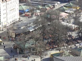 ペーター教会塔から見たヴィクトアーリエン市場　ミュンヘン