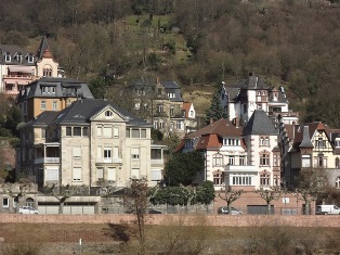 ネッカー川対岸の家並み　ハイデルベルク