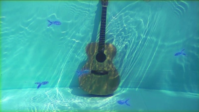 水中ギター