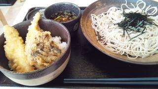 舞茸と鳥の天丼付きそば画像