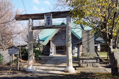 十三湊神明宮　鳥居と拝殿