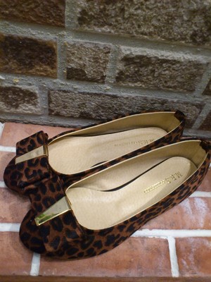 ヒョウ柄リボンパンプス　3,995円（税190円）