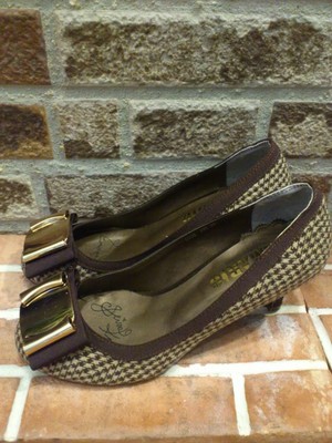 【新商品】千鳥柄パンプス　ブラウン　3,995円（税190円）