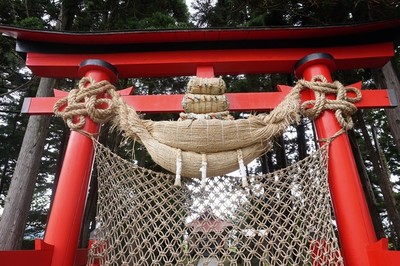 六枚橋熊野宮　鳥居大注連縄