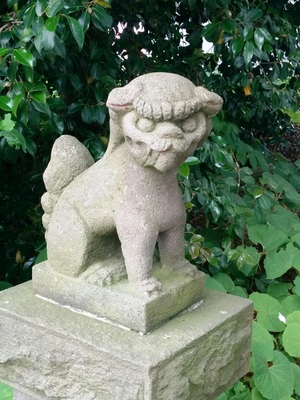 狛犬　保食神社