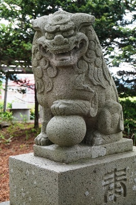 狛犬　三社神社
