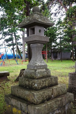 灯籠　後潟神社