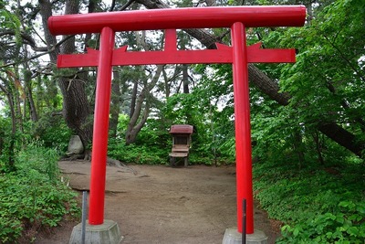 祠　三社神社向かい