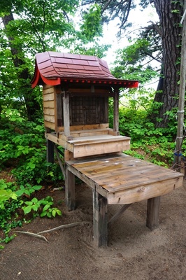 祠　三社神社向かい