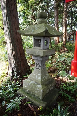 灯籠　三社宮