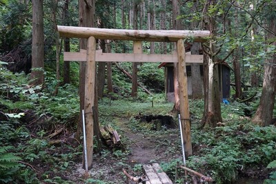 西田沢十和田神社　鳥居