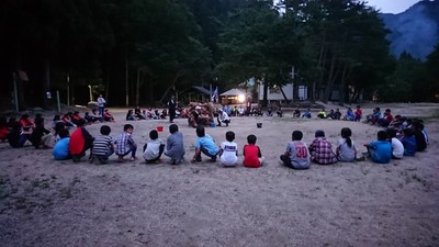 キャンプファイアー