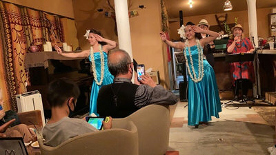 Makamani and yukina hula show at tane