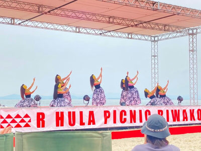R Hula Picnic Biwako