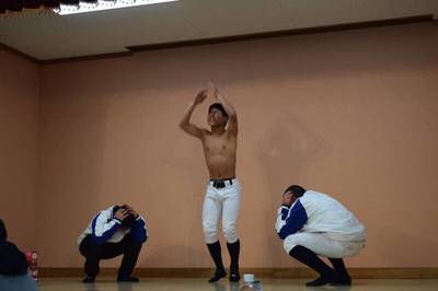 納会
