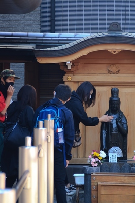 巣鴨地蔵通り商店街