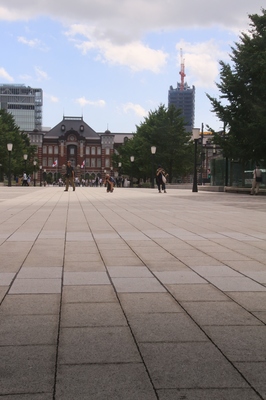 東京駅前