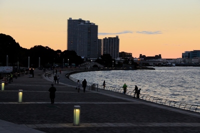 横浜