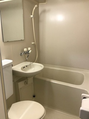 GH