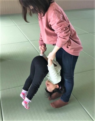 脚ぬき回り