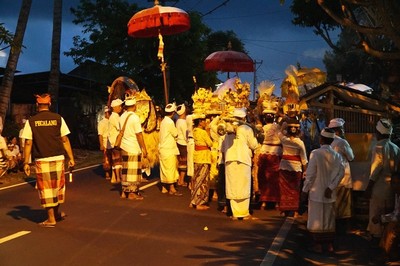 Pura Prajapati 夜のオダラン
