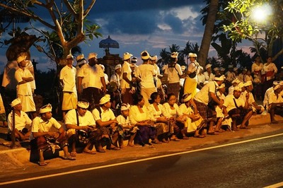 Pura Prajapati 夜のオダラン