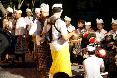 Pura Prajapati 夜のオダラン