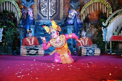 Legong Keraton レゴン・クラトン