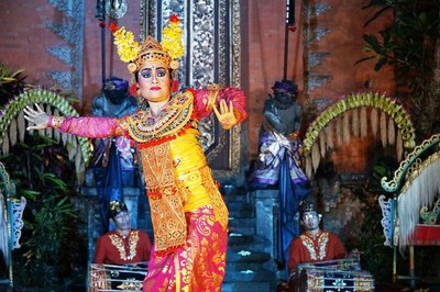 Legong Keraton レゴン・クラトン