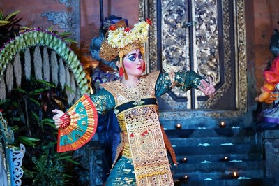 Legong Keraton レゴン・クラトン