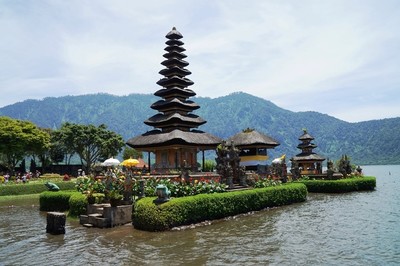 ウルン・ダヌ・ブラタン寺院