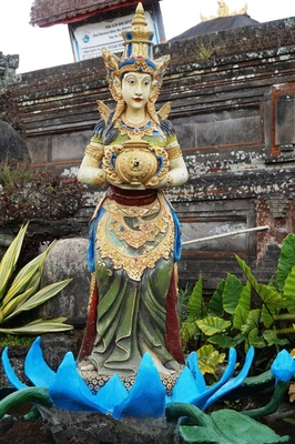 女神サチ　Dewi Sachi