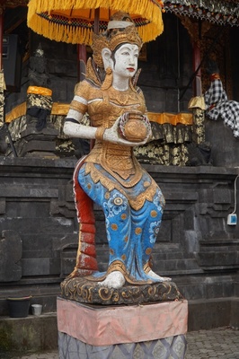 女神サチ　Dewi Sachi