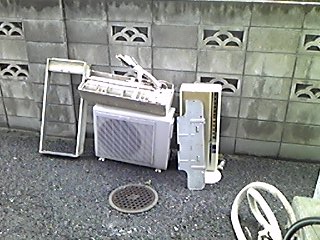 熊谷上芝のエアコン取り外し