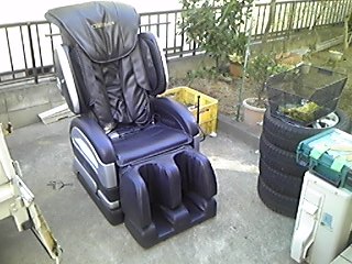 吹上のマッサージチェアー回収いたしました。
