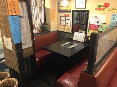 テーブル1番