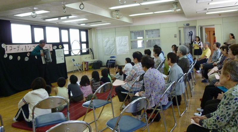 中野区・みずの塔ふれあいの家「アコーディオン・コンサート」