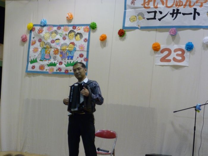 「せいしゅん亭」で演奏させていただきました。