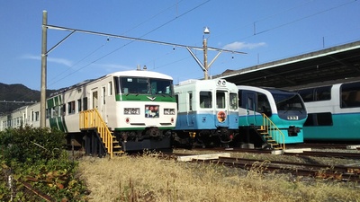 伊豆急下田駅で並ぶ電車たち
