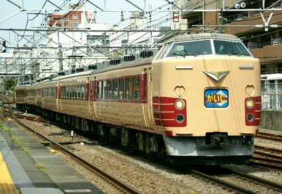 189系国鉄色  かいじ号