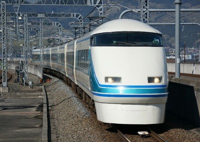 東武100系スペーシア  粋