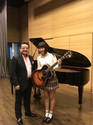 教室発表会(左、山中代表)